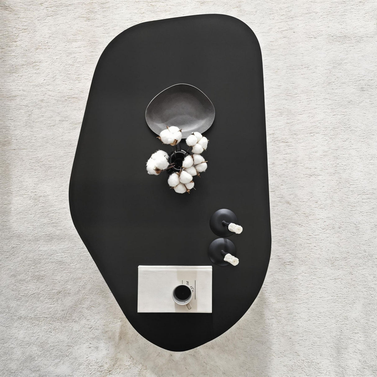 Tavolino Rock ovale nero 100 x 60 cm Legno composito rivestito in melammina