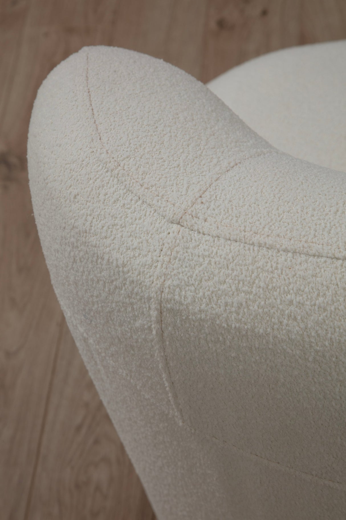 Fauteuils - Japandi fauteuil wit bouclé Livorno - Dimehouse