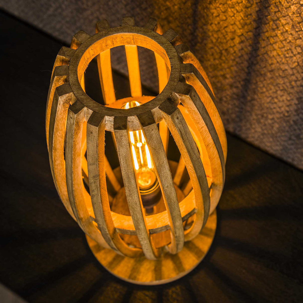 Lampada da tavolo in legno di mango Jalou