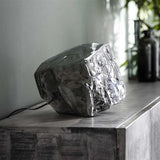 Lampada da tavolo Rocks DH Interior Cromato LxLxH 44x34x34 Vetro Foto d'atmosfera diagonale vista frontale