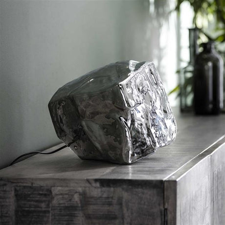Lampada da tavolo Rocks DH Interior Cromato LxLxH 44x34x34 Vetro Foto d'atmosfera diagonale vista frontale