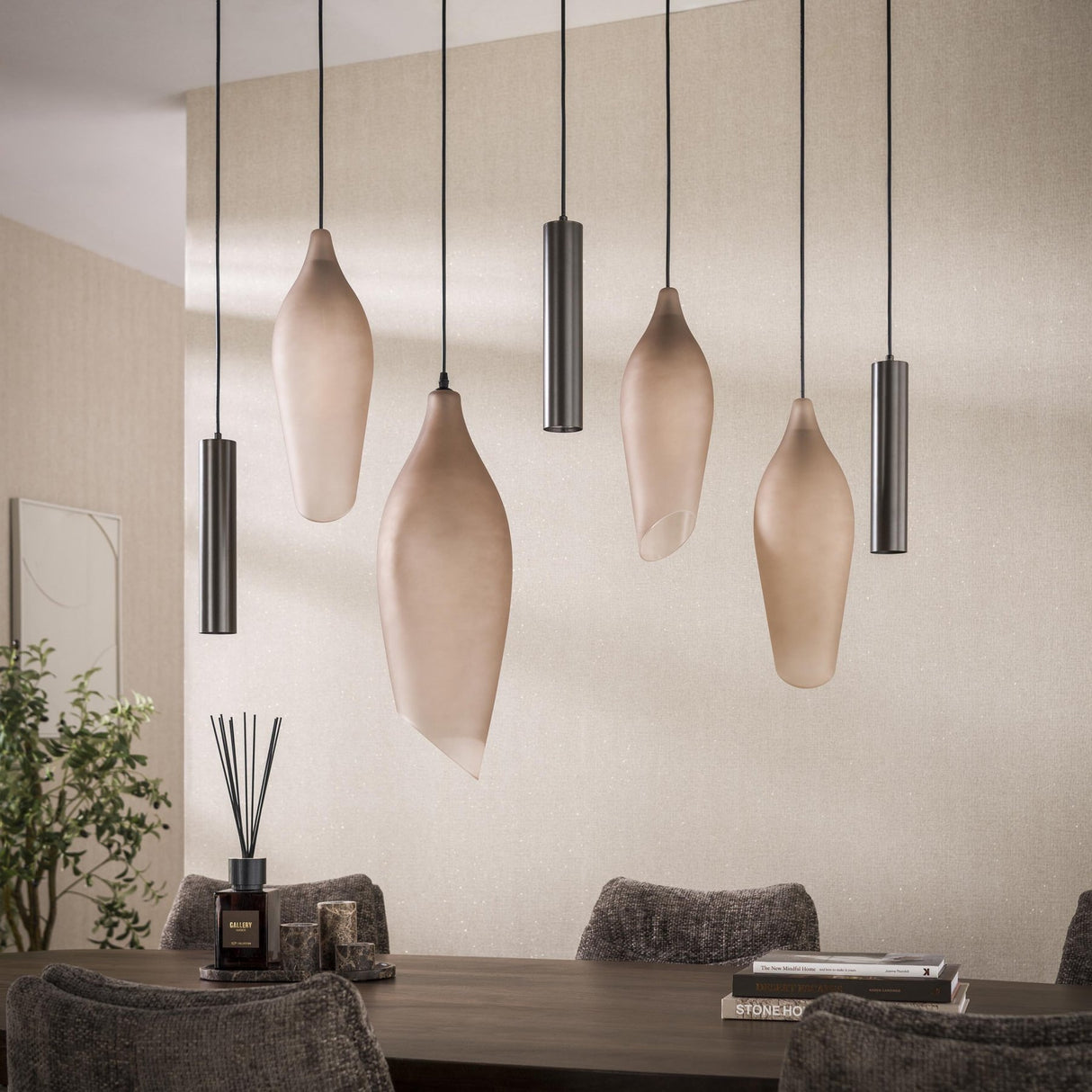 Lampada a sospensione Cocoon stile bozzolo marrone satinato