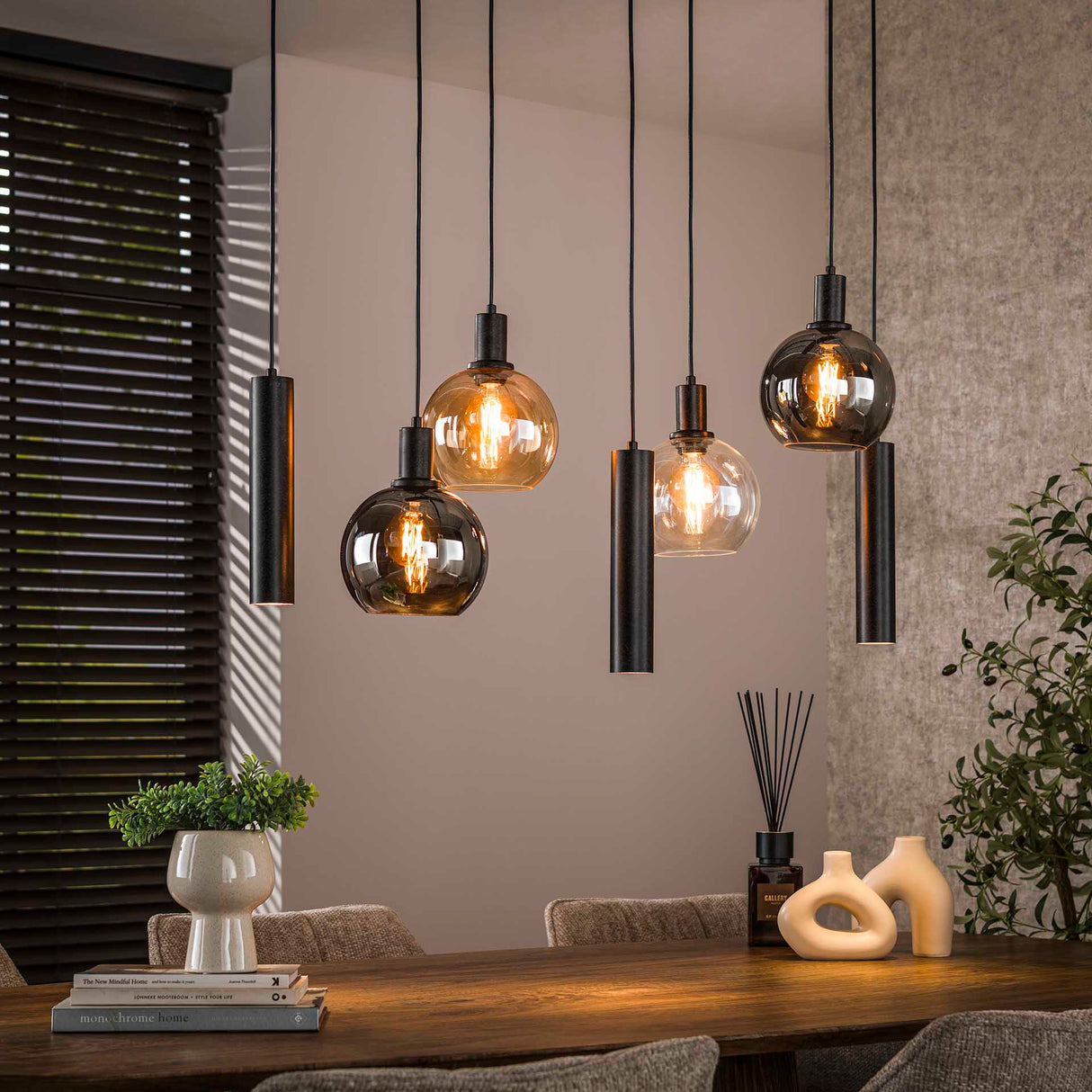 Hanglampen - Hanglamp 7 - lichts gekleurd glas zwart metaal Valeo 110 cm - Dimehouse