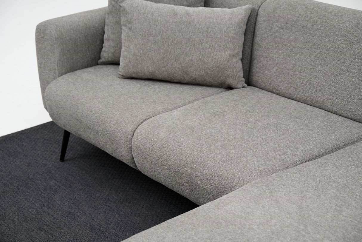 Divano angolare in tessuto grigio - Gambe alte e sottili - Interno solido - 252 x 155 cm - Laterale