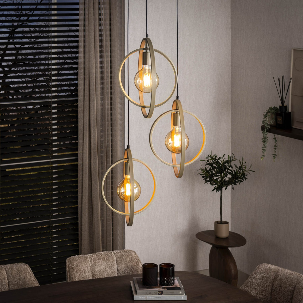 Lampadario Moderno Beige Otan a Sospensione a 3 Luci