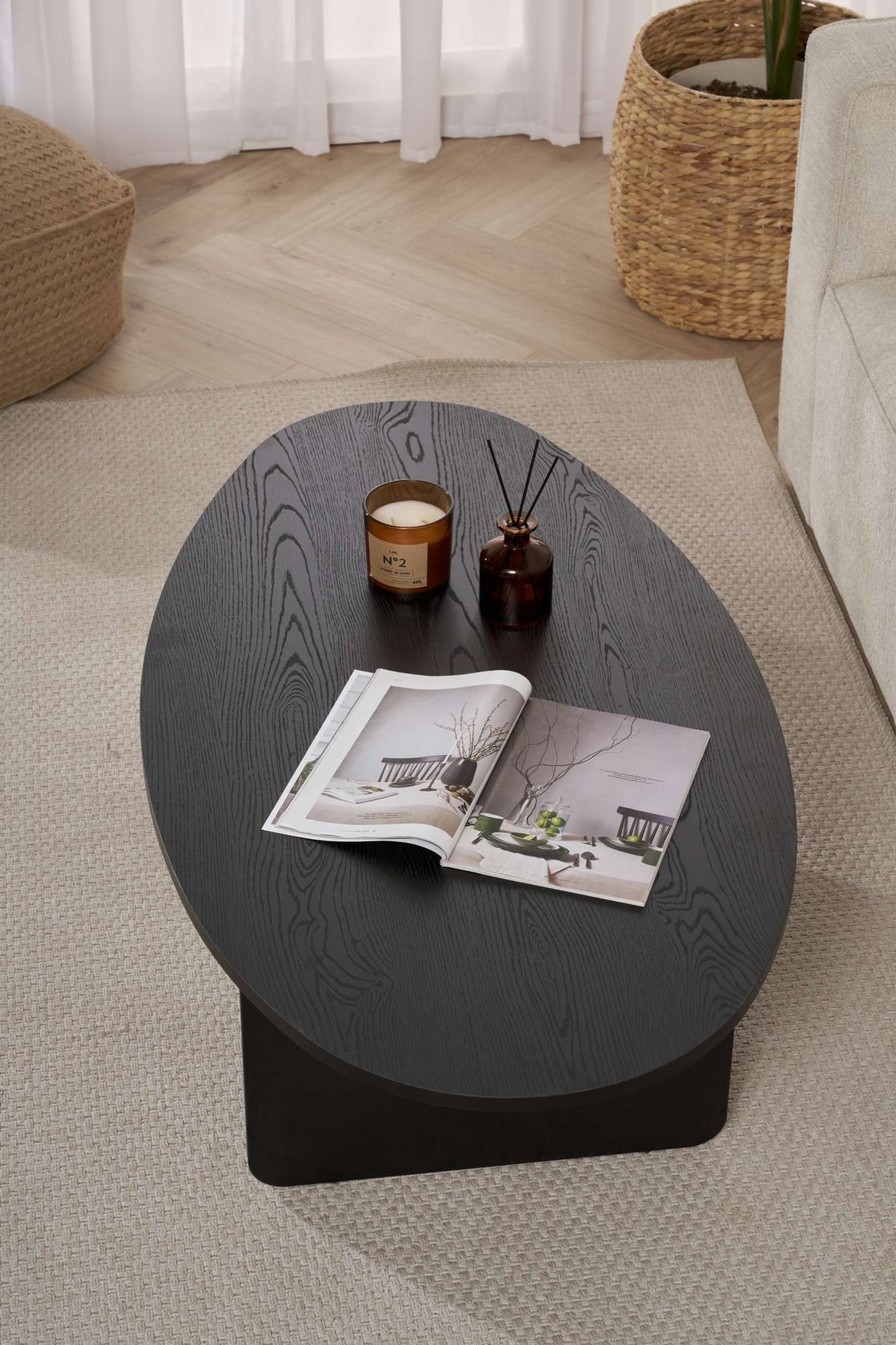 Orba - Wood Black Pannello truciolare rivestito melaminico al 100%.