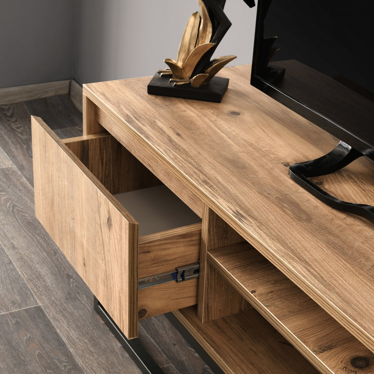 TV Meubels - TV Meubel Belinda Zwart Dennenhout Melamine 140x50x40 cm - Dimehouse