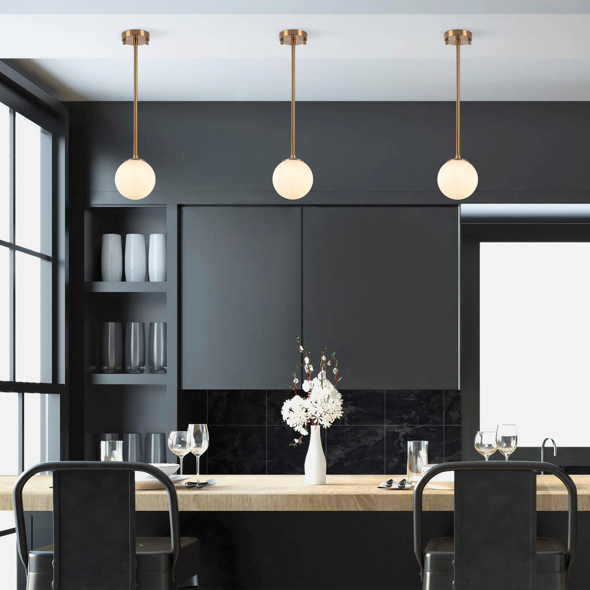 Lampada a sospensione a 3 luci color bronzo con paralume bianco in metallo selce