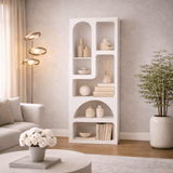Libreria dalle forme organiche in nobilitato bianco Nolen 60x150x32 cm