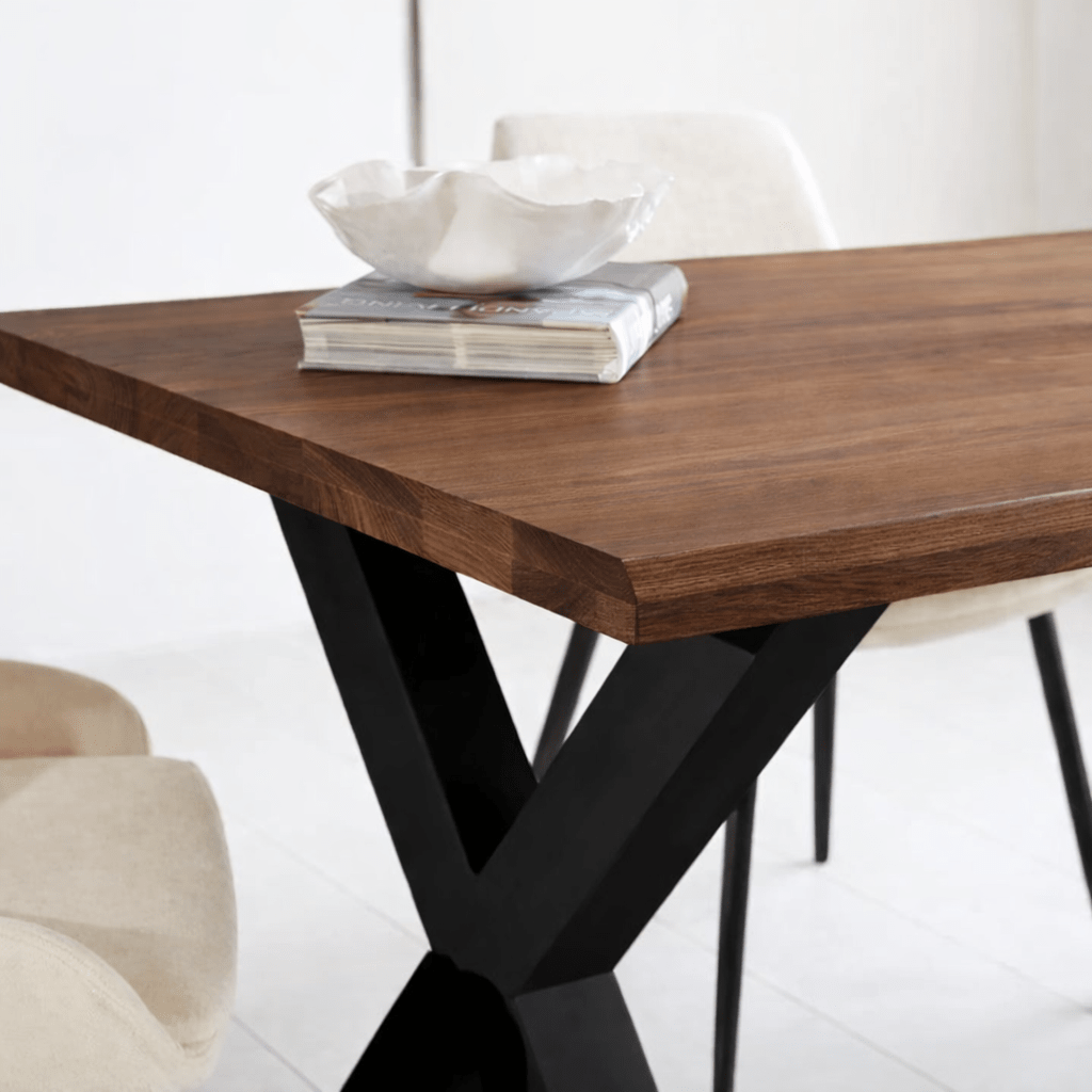 Tavolo da pranzo in massello di rovere con finitura noce - 160x80 - gamba a X nera - Kumo