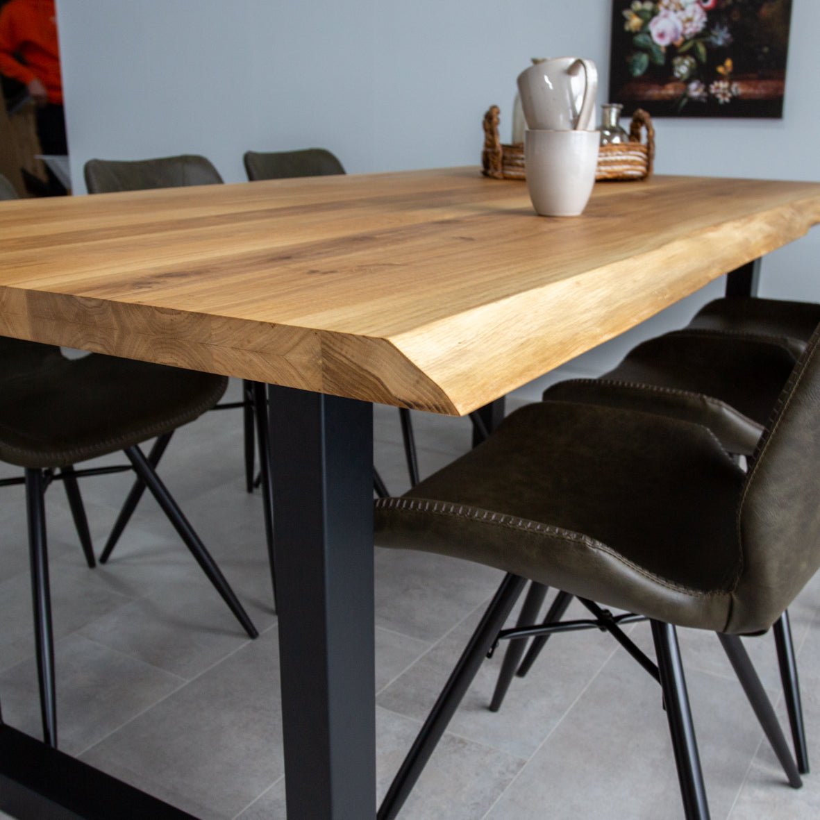 Eettafels - Eettafel Revi Eikenhout - Boomstamvorm - Zwarte U - poot - Dimehouse