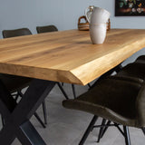 Eettafels - Eettafel Revi Eikenhout - Boomstamvorm - Zwarte X - poot - Dimehouse