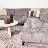 Divano angolare con chaise longue in tessuto ciniglia tortora Manon - destra