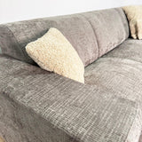 Divano angolare con chaise longue in tessuto ciniglia tortora Manon - destra