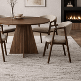 Eetkamerstoelen - Japandi eetkamerstoel zandkleur bouclé Kyo - walnoot frame - met armleuning - Dimehouse