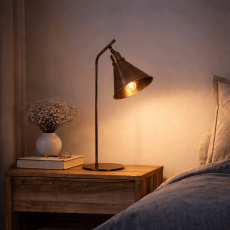 Lampada da tavolo in bronzo, metallo cremisi