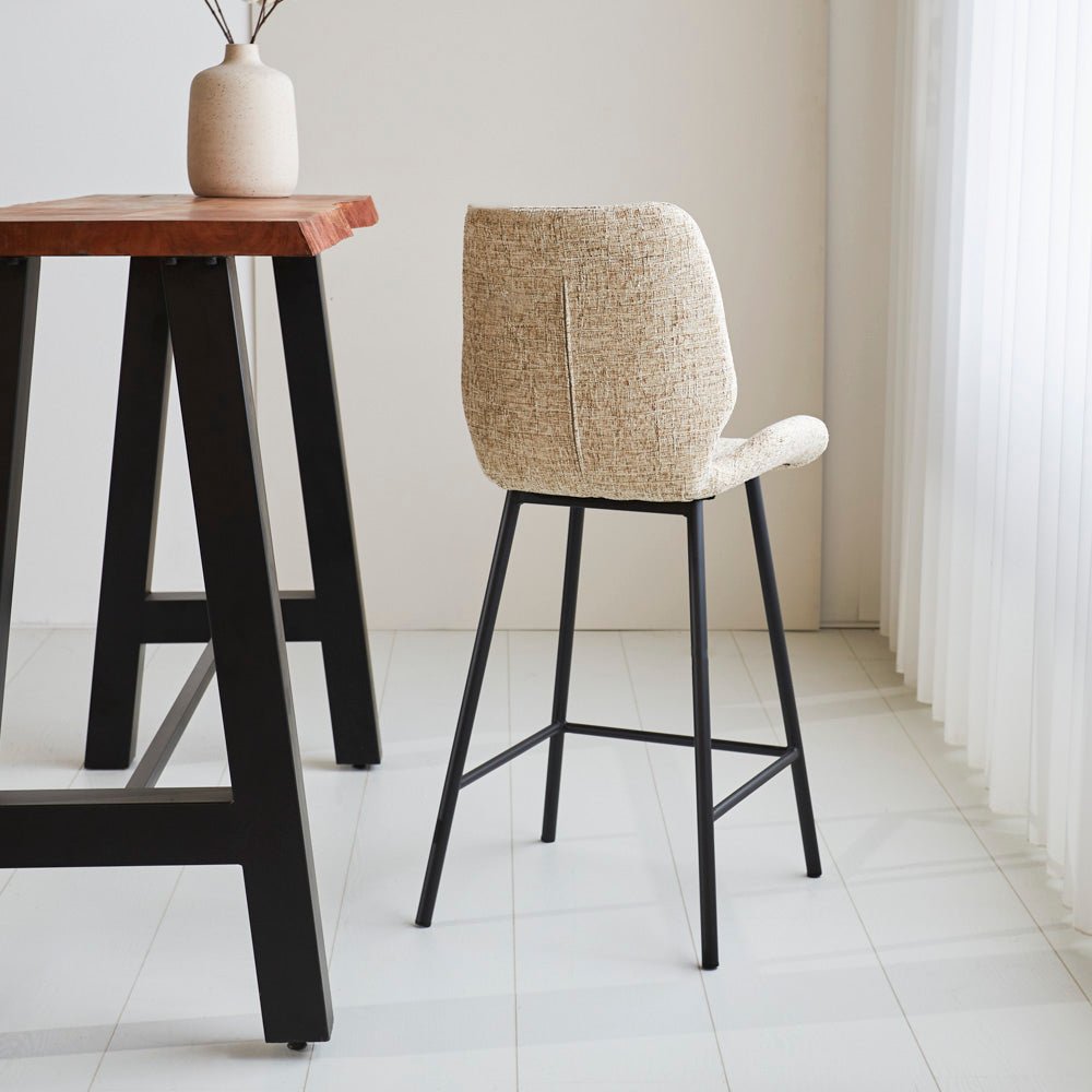 Barkrukken - Beau Barkruk Beige Chenille Stof - 67 cm Zithoogte - Zonder Armleuningen - Dimehouse