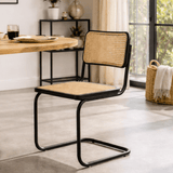 Sedia da pranzo con struttura tubolare Vester in metallo nero e cinghia in bambù - Senza braccioli