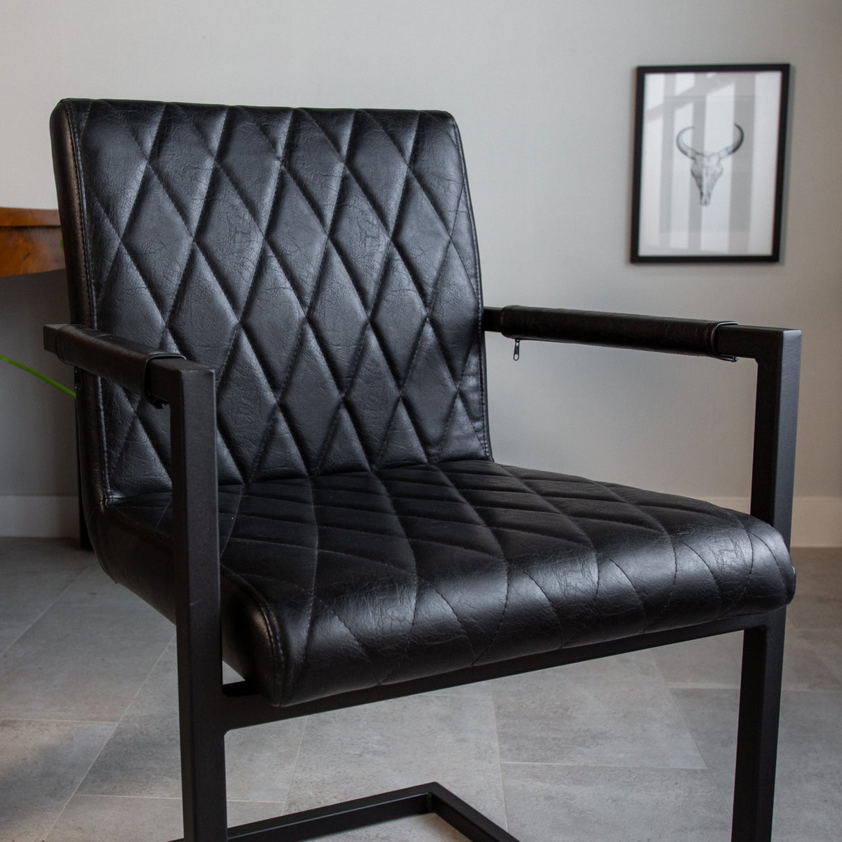 Sedia per sala da pranzo Ruben Dimehouse Nero LxWxH 71x59x58 Ecopelle Dettaglio fotografico atmosferico