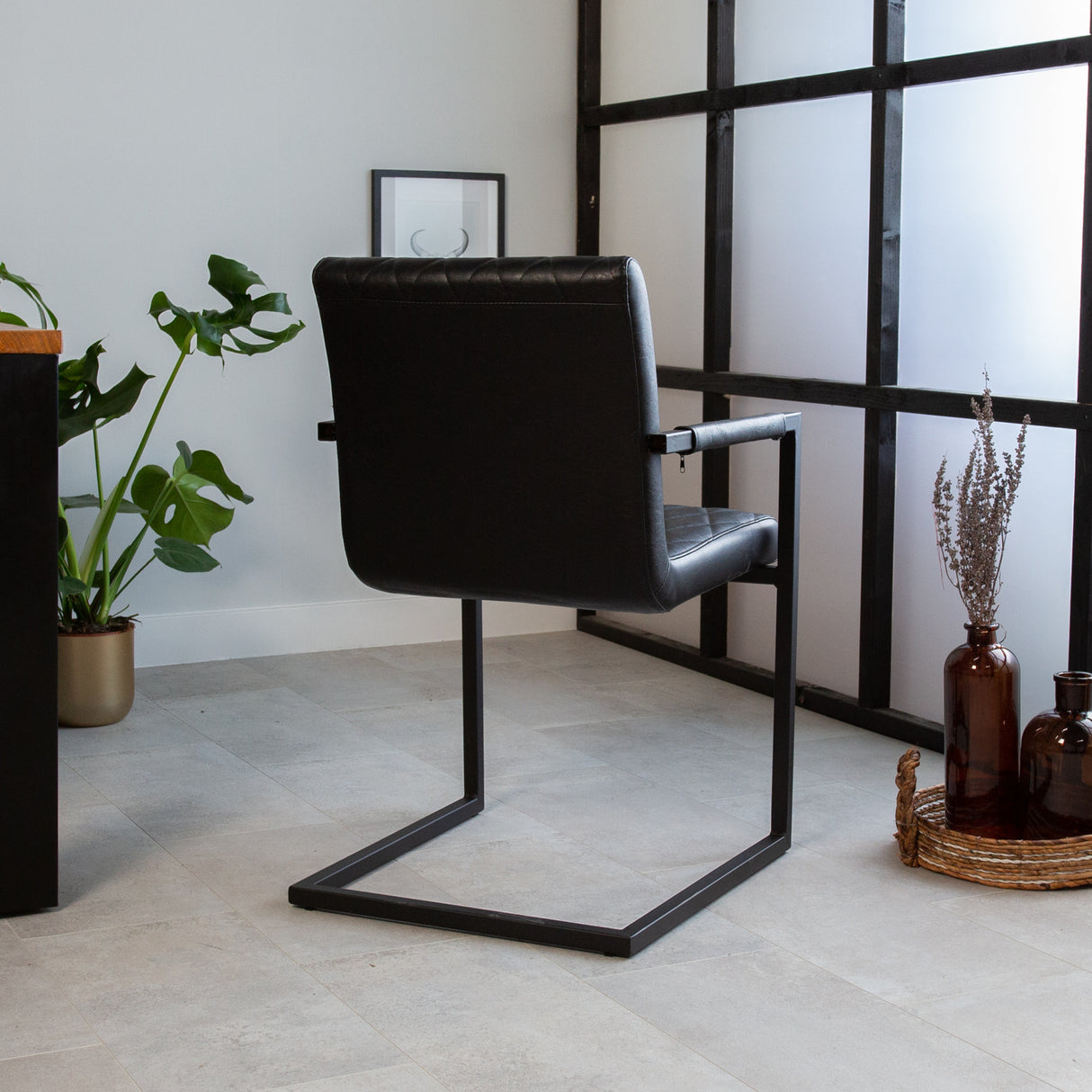 Sedia per sala da pranzo Ruben Dimehouse Nero LxPxH 71x59x58 Ecopelle Atmosferica foto diagonale vista posteriore
