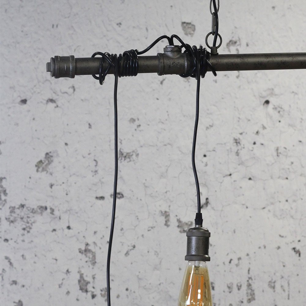 Lampada a sospensione Bray Dimehouse Grigio LxWxH 89x15x8 Metallo Dettaglio fotografico atmosferico