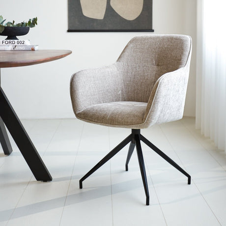 Sedia per sala da pranzo Camiel Dimehouse Grigio LxPxH 62x61x54 Tessuto Foto atmosferica vista frontale diagonale