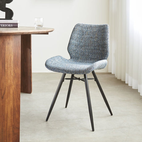 Sedia per sala da pranzo Beau ciniglia Dimehouse Blu LxPxH 72x68x50 Tessuto Foto atmosferica vista diagonale frontale