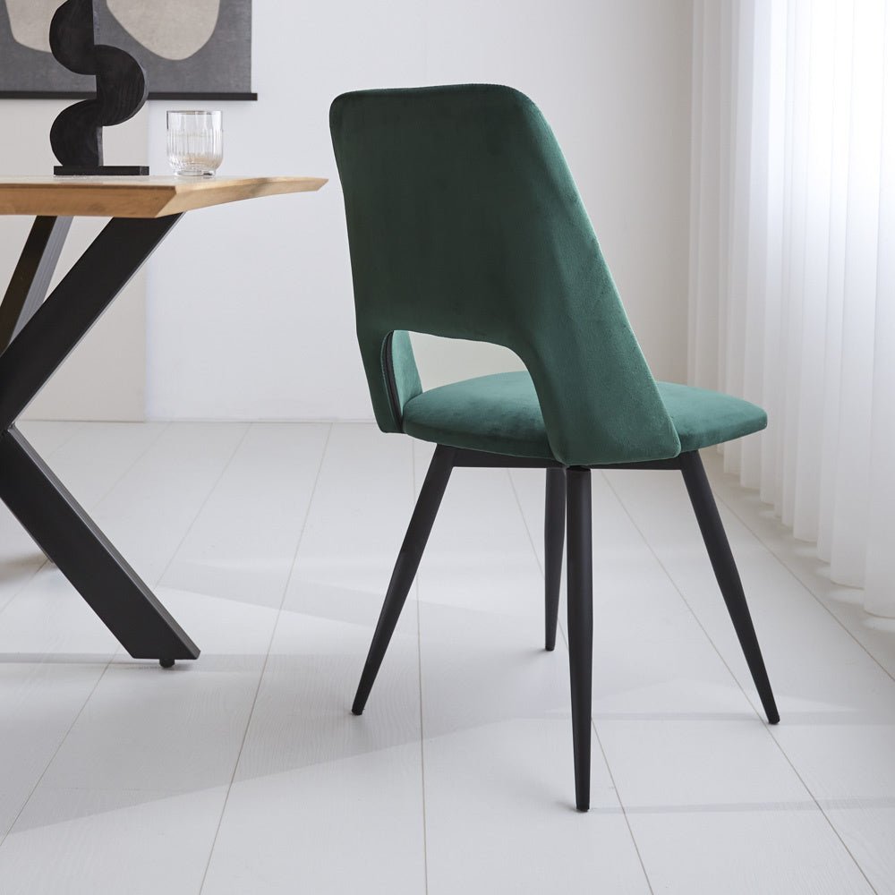 Sedia per sala da pranzo Mila Dimehouse Verde LxPxH 66x57x49 Tessuto Foto atmosferica diagonale vista posteriore