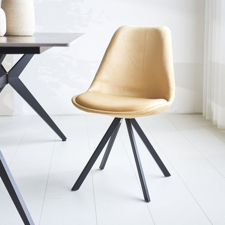 Sedia per sala da pranzo Jace Dimehouse Beige LxWxH 70x58x53 Tessuto Foto atmosferica vista frontale diagonale