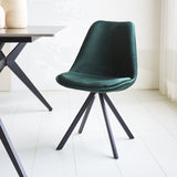 Sedia per sala da pranzo Jace Dimehouse Verde LxPxH 70x58x53 Tessuto Foto atmosferica vista diagonale frontale