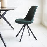 Sedia per sala da pranzo Jace Dimehouse Verde LxPxH 70x58x53 Tessuto Foto atmosferica vista laterale