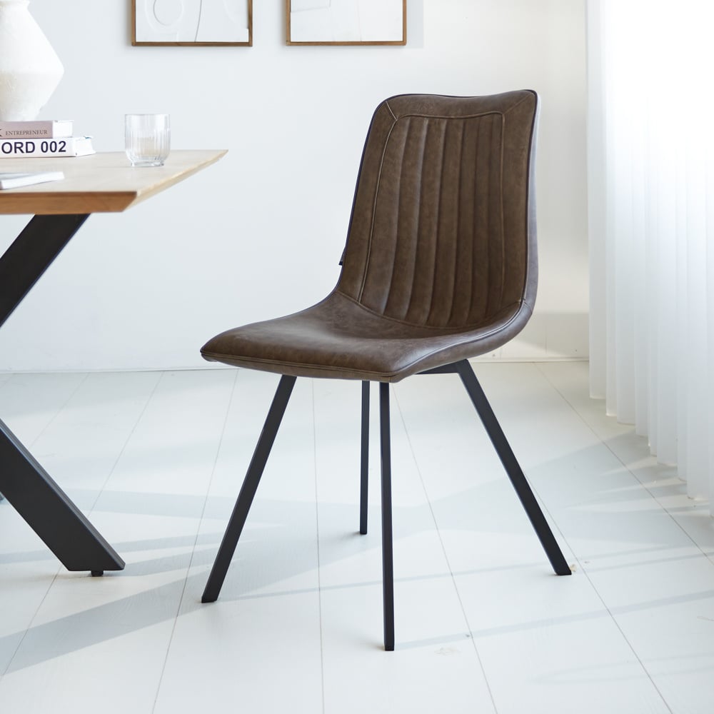 Sedia per sala da pranzo Jimmy Ecopelle Dimehouse Tortora LxPxH 75x57x51 Ecopelle Atmosferica foto diagonale vista frontale