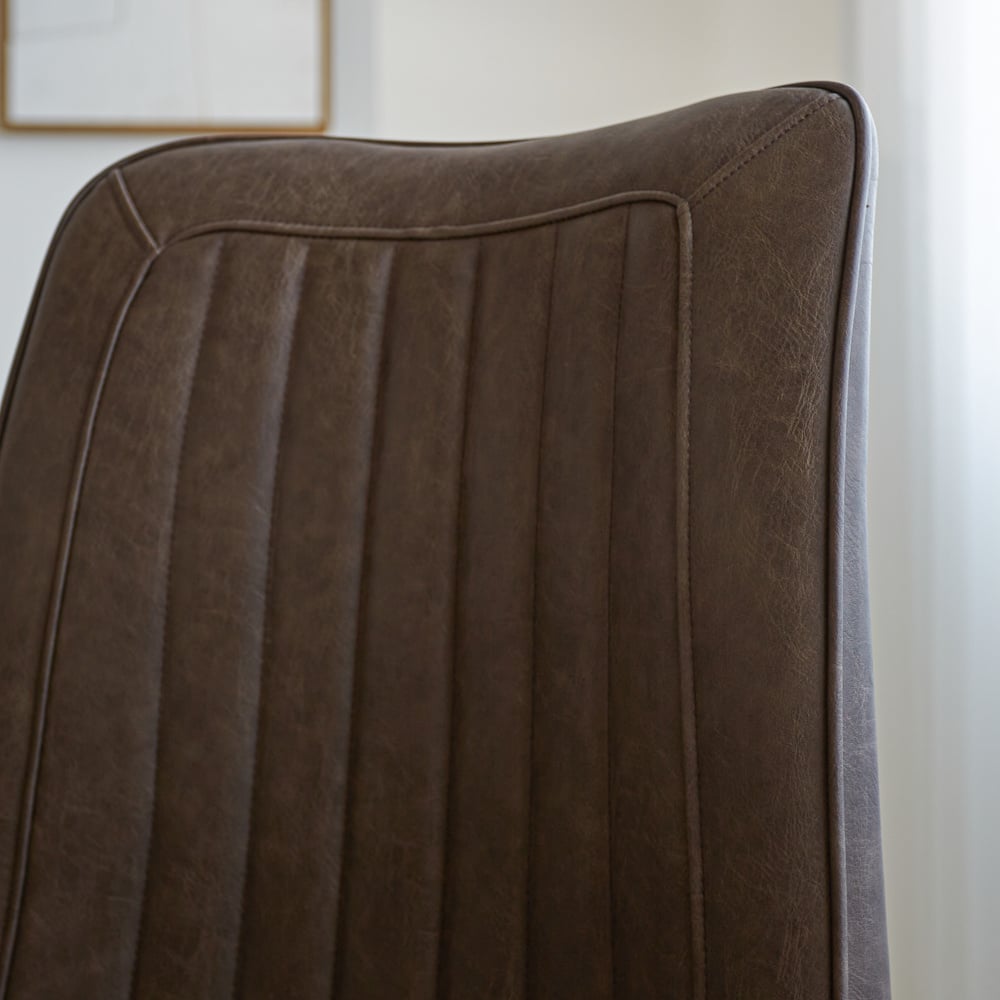 Sedia per sala da pranzo Jimmy Ecopelle Dimehouse Taupe LxWxH 75x57x51 Ecopelle Dettaglio fotografico atmosferico