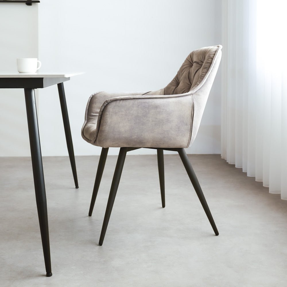 Sedia per sala da pranzo Audrey Dimehouse Grigio LxPxH 71x68x49 Tessuto Foto atmosferica vista laterale