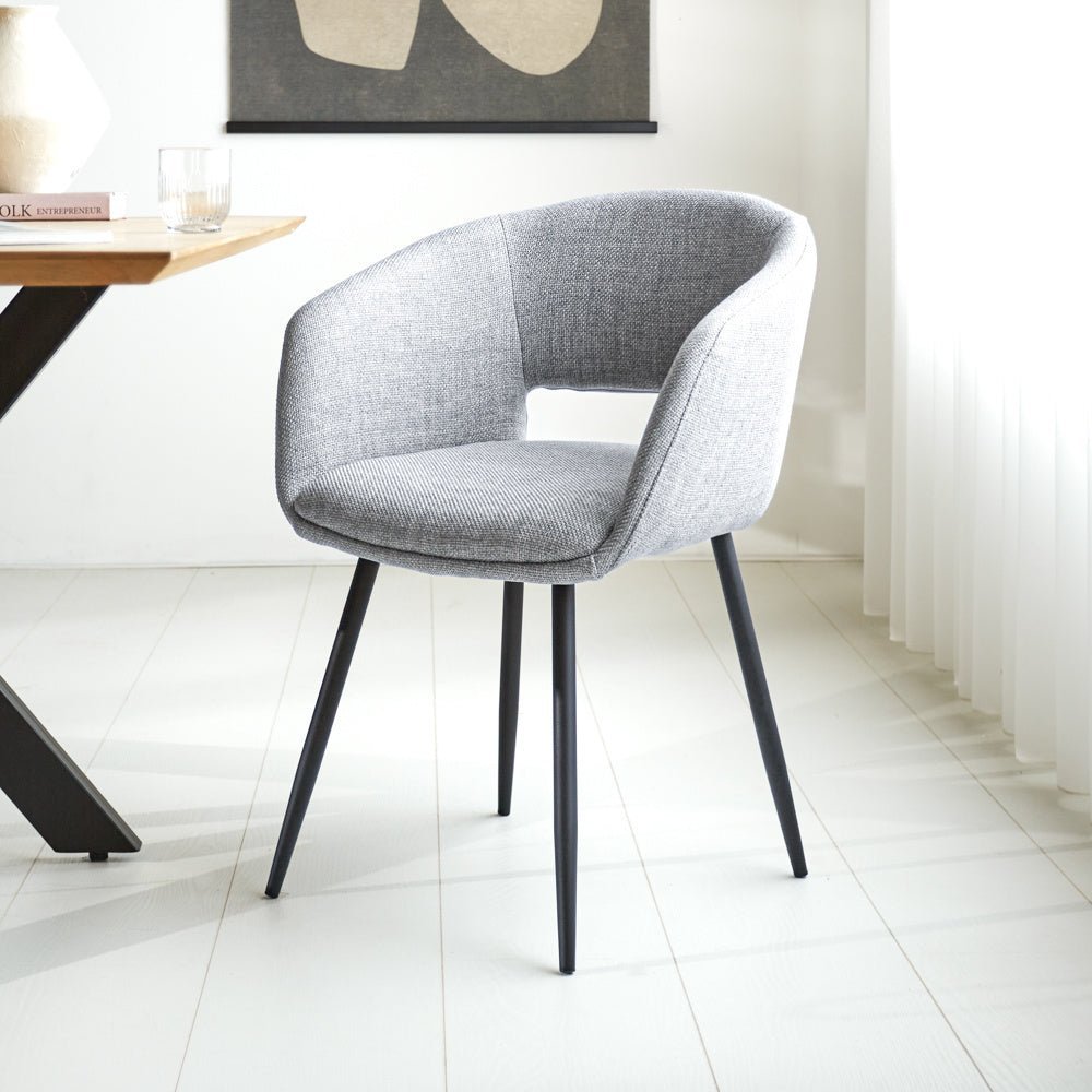 Sedia per sala da pranzo Don Dimehouse Grigio chiaro LxPxH 60x56x56 Tessuto Foto suggestiva vista diagonale frontale