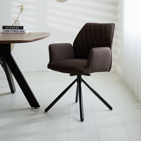 Sedia per sala da pranzo Novan bouclé Dimehouse Marrone LxPxH 67x59x57 Tessuto Foto atmosferica vista diagonale frontale