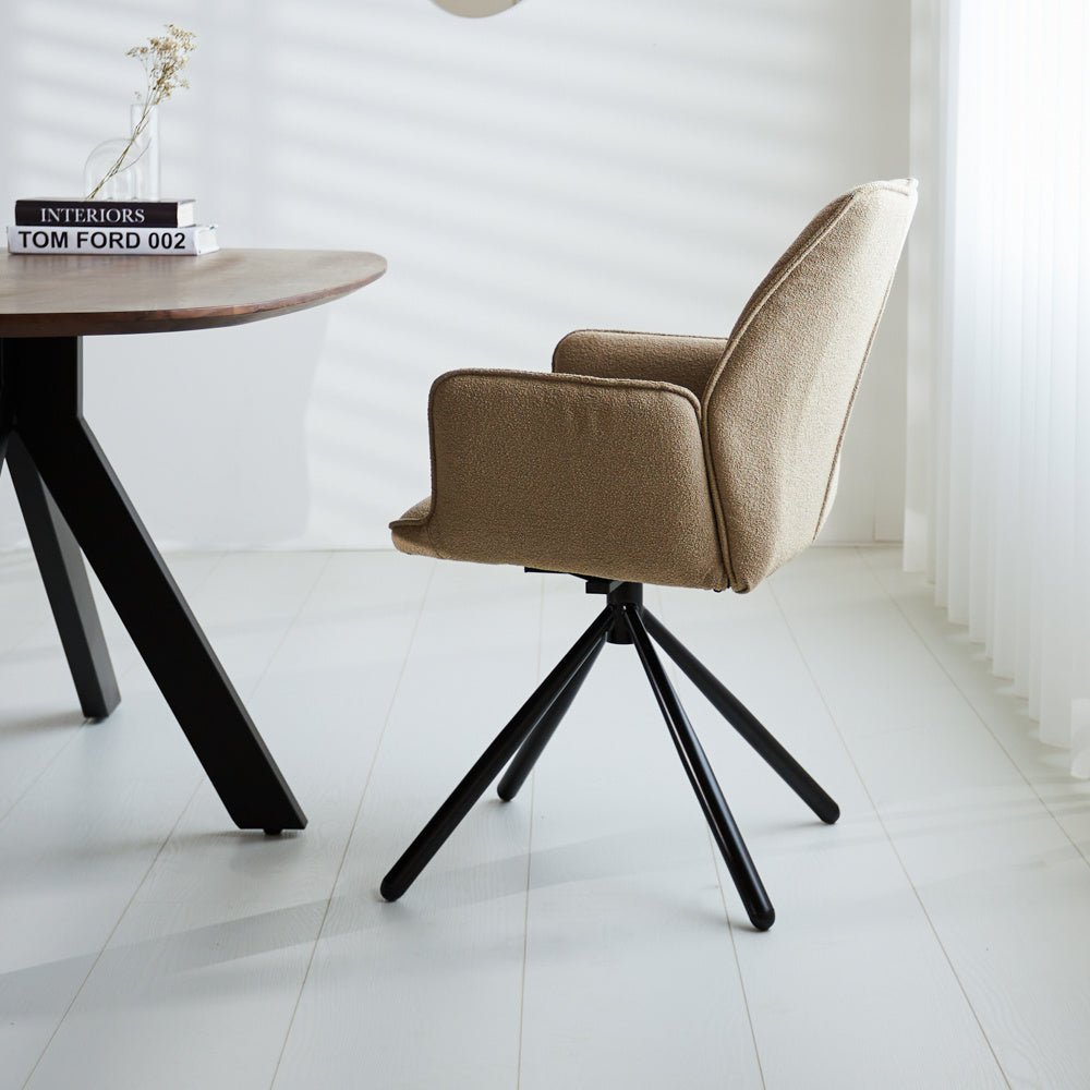 Sedia per sala da pranzo Novan bouclé Dimehouse Taupe LxWxH 67x59x57 Tessuto Foto atmosferica vista laterale