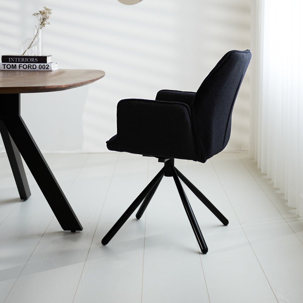 Sedia per sala da pranzo Novan bouclé Dimehouse Nero LxPxH 67x59x57 Tessuto Foto atmosferica vista laterale