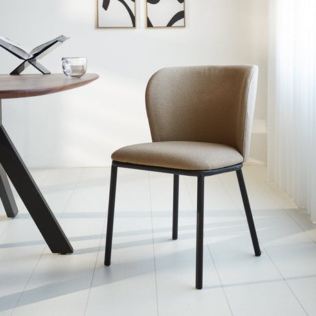 Sedia per sala da pranzo Tess Dimehouse Taupe LxWxH 65x62x56 Tessuto Atmosferica foto diagonale vista frontale