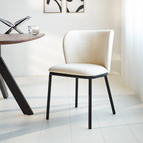 Sedia per sala da pranzo Tess Dimehouse Bianco LxPxH 65x62x56 Tessuto Foto suggestiva vista diagonale frontale