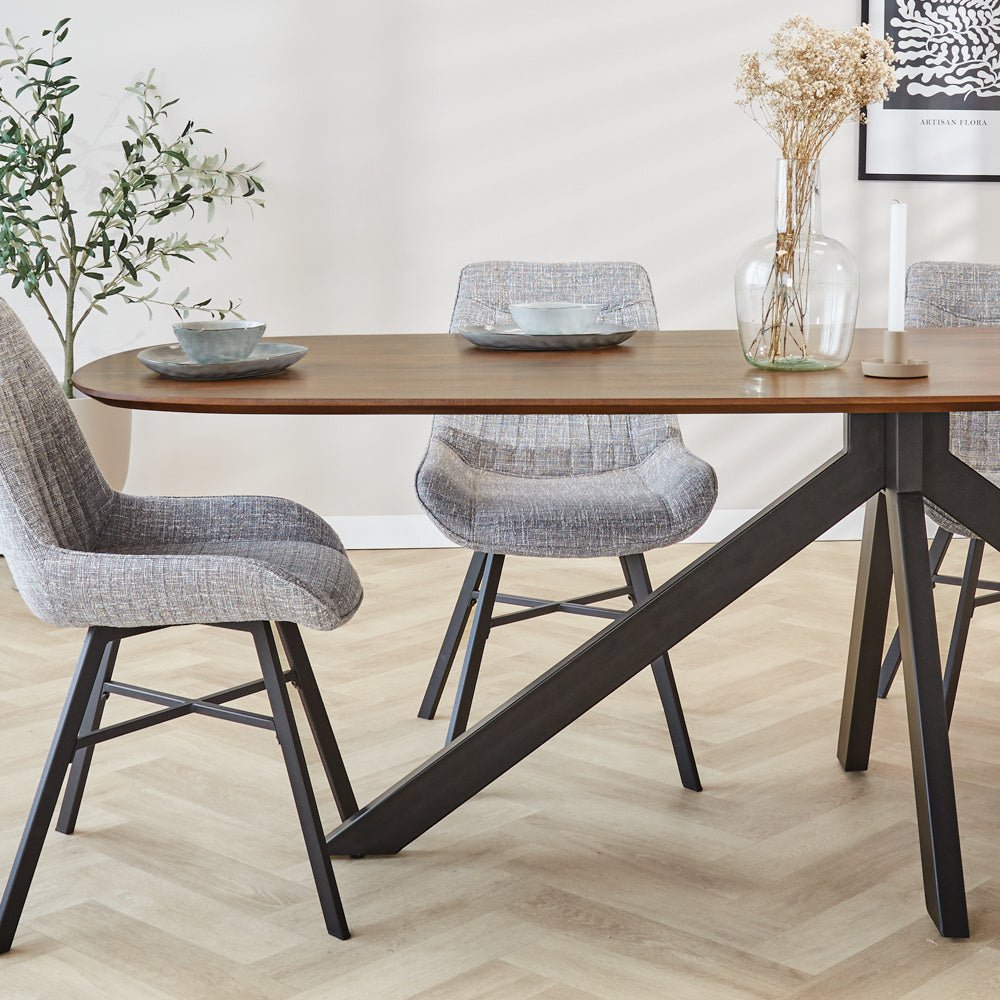 Tavolo da pranzo Parigi Dimehouse Marrone LxPxH 245x105x8 Legno di acacia Dettaglio fotografico atmosferico