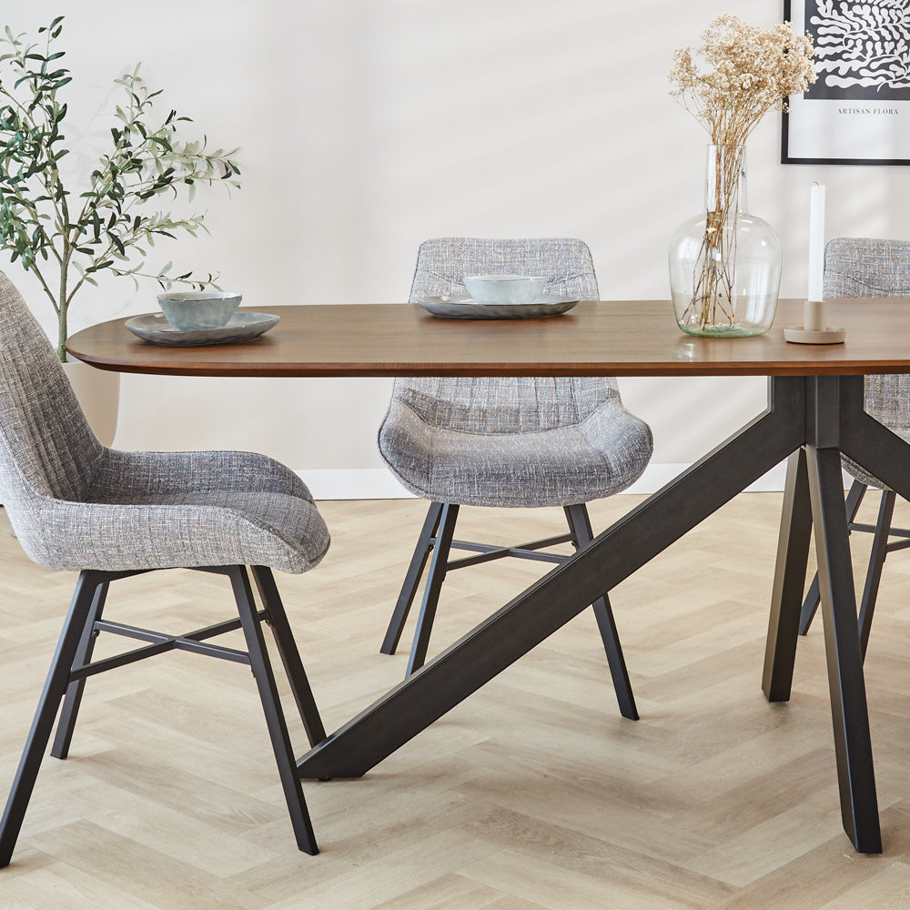 Tavolo da pranzo Parigi Dimehouse Marrone LxPxH 285x105x8 Legno di acacia Dettaglio fotografico atmosferico