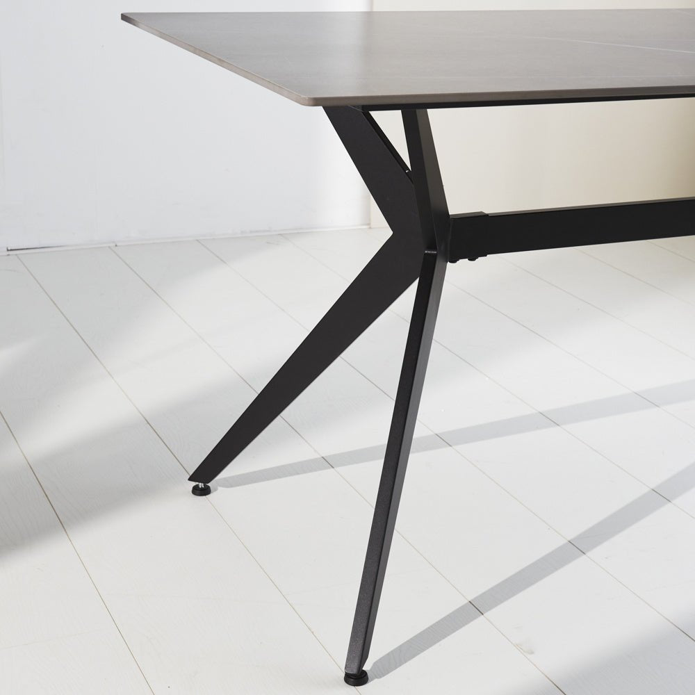 Tavolo da pranzo Grace Grigio Dimehouse Grigio LxPxH 215x105x10 Pietra sinterizzata Foto atmosferica diagonale vista frontale