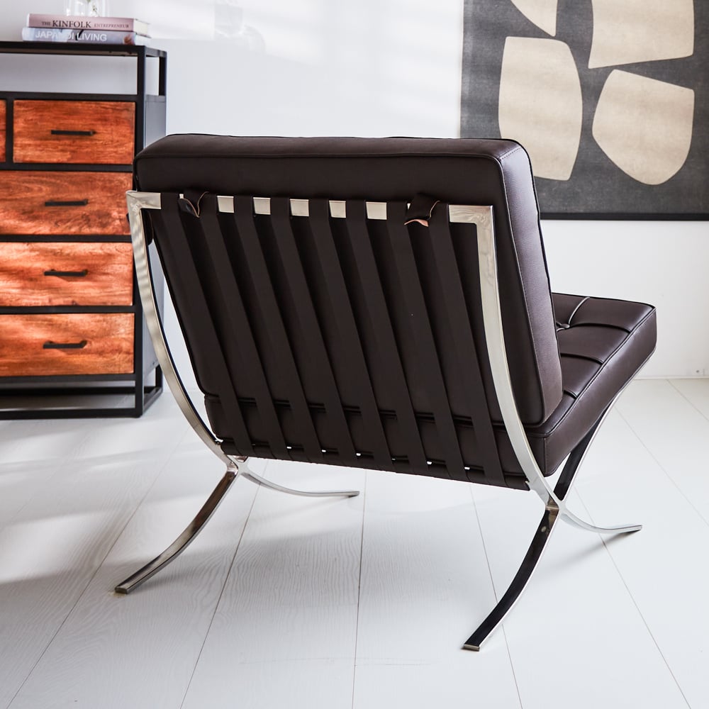 Esposizione di poltrone Dimehouse Marrone LxPxA 80x78x78 Pelle di vacchetta Foto suggestiva vista posteriore diagonale