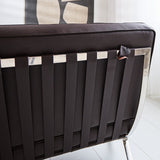 Esposizione di poltrone Dimehouse Marrone LxWxH 80x78x78 Pelle di vacchetta Dettaglio fotografico atmosferico