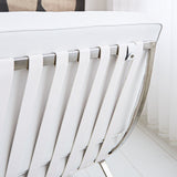 Esposizione di poltrone Dimehouse Bianco LxWxH 80x78x78 Pelle di vacchetta Dettaglio fotografico atmosferico