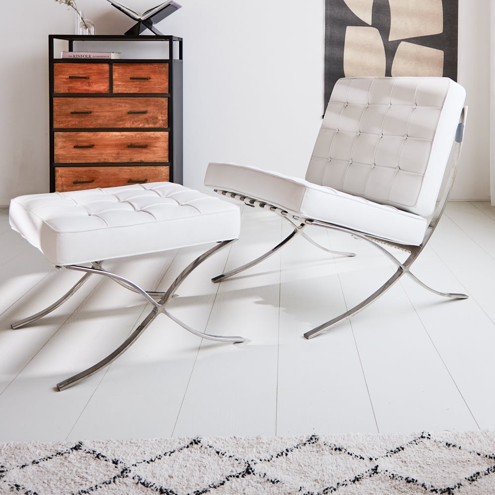 Esposizione di poltrone Dimehouse Bianco LxPxA 80x78x78 Pelle di vacchetta Foto suggestiva vista frontale diagonale