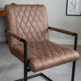 Sedia per sala da pranzo Dean Dimehouse Tortora LxPxH 70x58x57 Tessuto Foto di dettaglio atmosferico