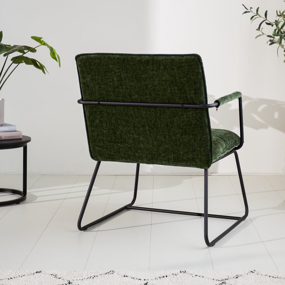 Poltroncina Hailey in ciniglia Dimehouse Verde scuro LxLxH 66x64x37 Tessuto Foto suggestiva vista diagonale dal retro