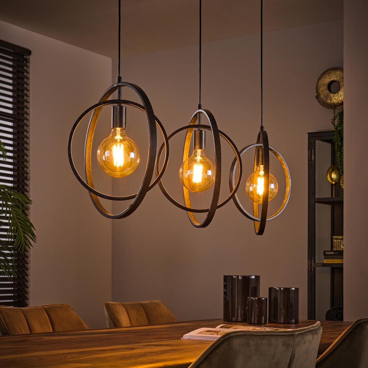 Lampada a sospensione Otan DH Interior Carbone LxPxA 129x46x11 Metallo Foto atmosferica vista frontale diagonale
